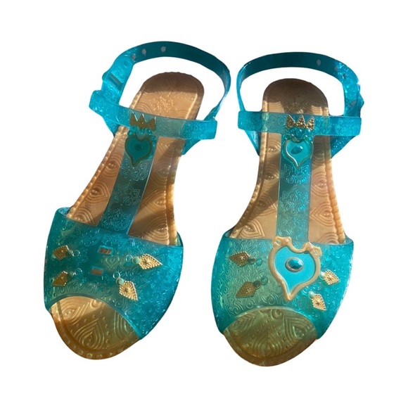 Jasmine Slippers - Picture 1 of 3